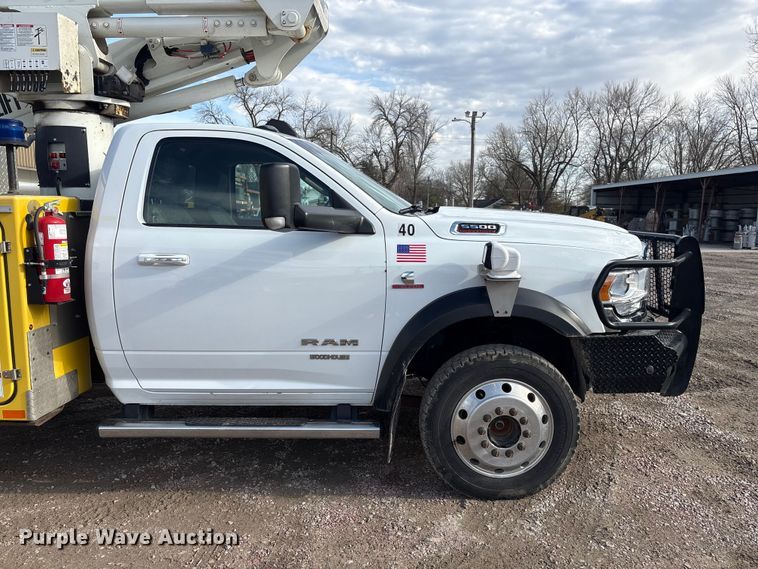 image for item FG2870 2019 RAM 5500 bucket truck