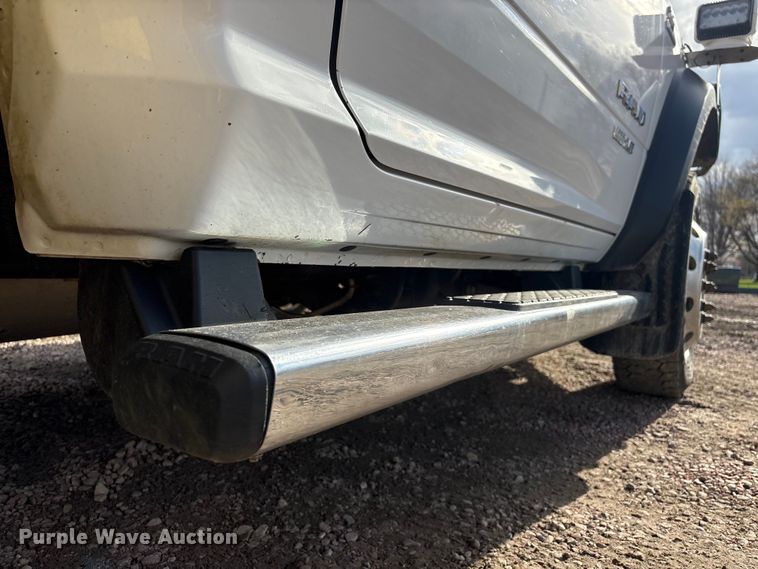 image for item FG2870 2019 RAM 5500 bucket truck