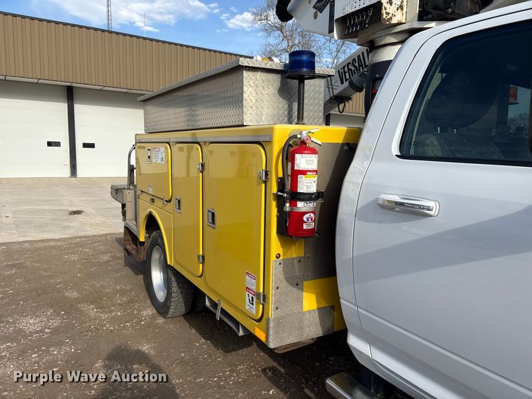 image for item FG2870 2019 RAM 5500 bucket truck