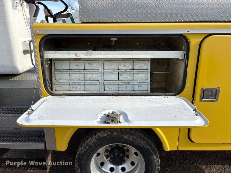 image for item FG2870 2019 RAM 5500 bucket truck