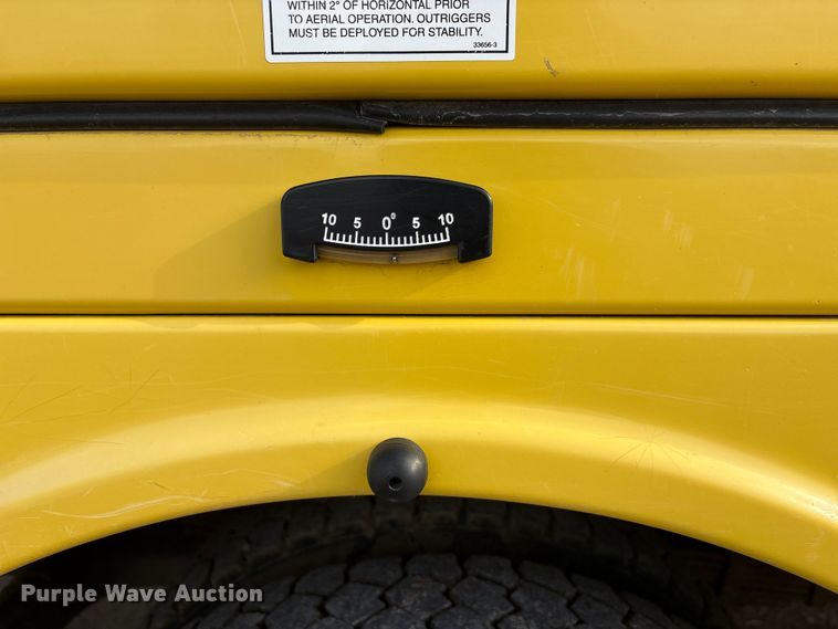 image for item FG2870 2019 RAM 5500 bucket truck