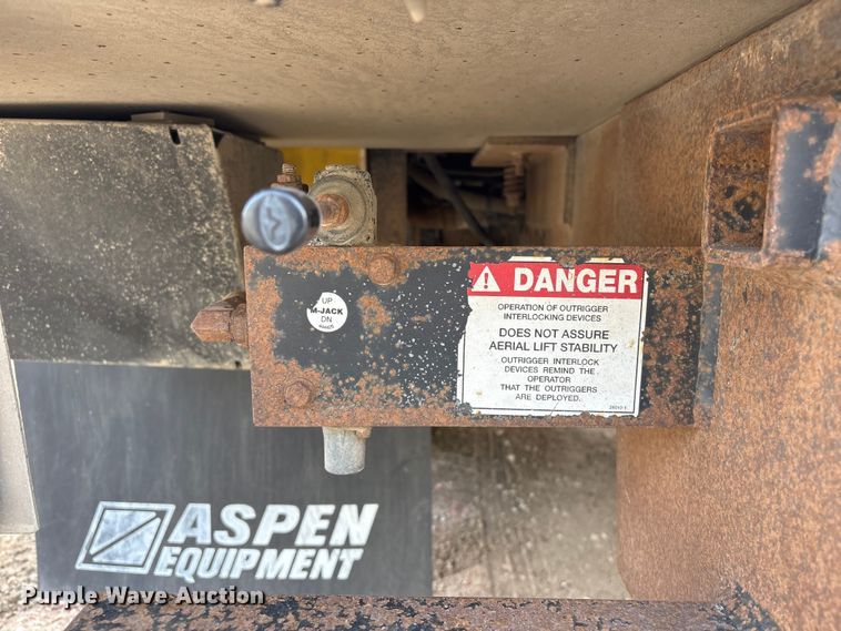 image for item FG2870 2019 RAM 5500 bucket truck