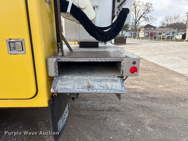 image for item FG2870 2019 RAM 5500 bucket truck