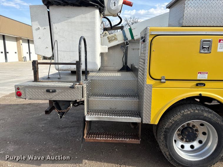 image for item FG2870 2019 RAM 5500 bucket truck