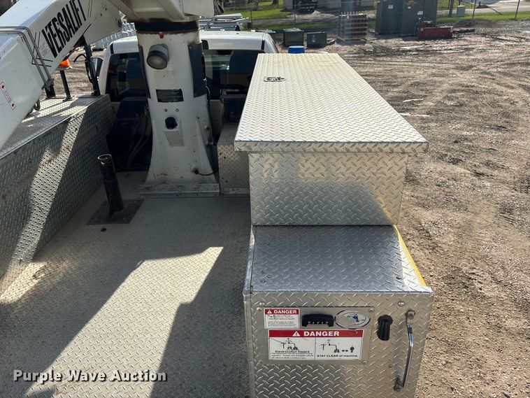 image for item FG2870 2019 RAM 5500 bucket truck