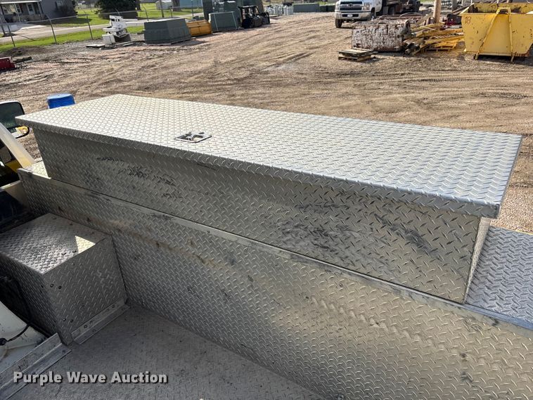 image for item FG2870 2019 RAM 5500 bucket truck