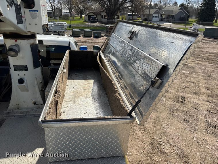 image for item FG2870 2019 RAM 5500 bucket truck