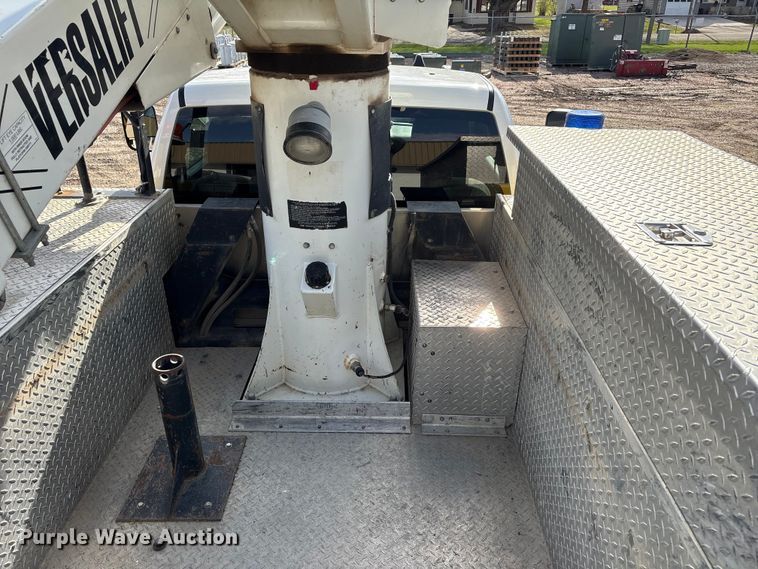 image for item FG2870 2019 RAM 5500 bucket truck