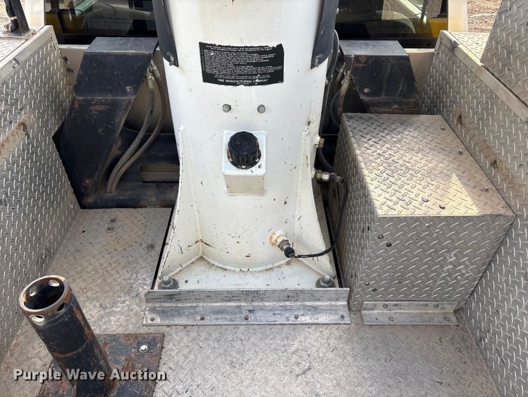 image for item FG2870 2019 RAM 5500 bucket truck