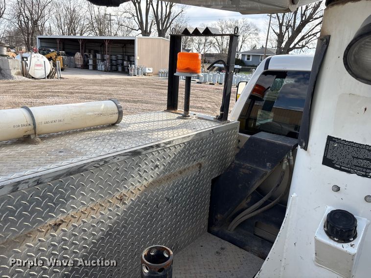 image for item FG2870 2019 RAM 5500 bucket truck