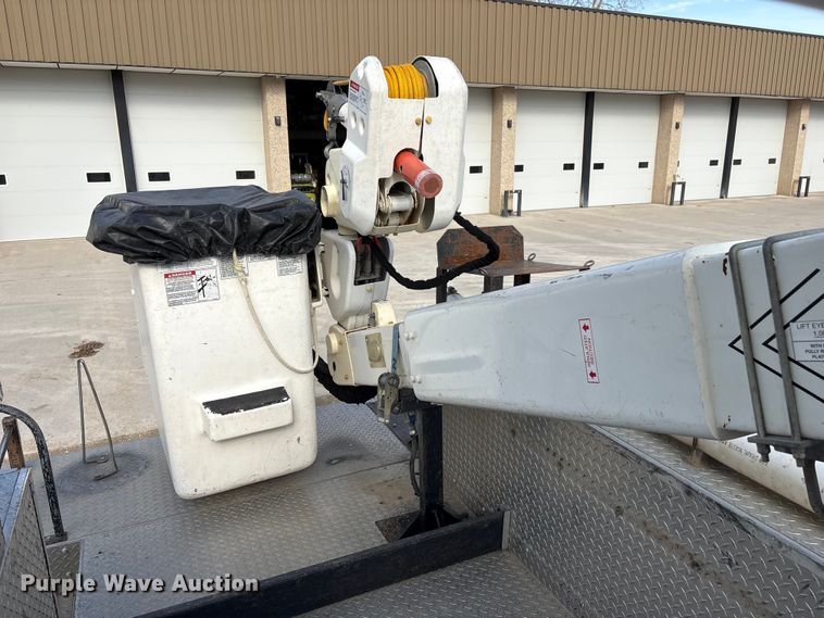 image for item FG2870 2019 RAM 5500 bucket truck