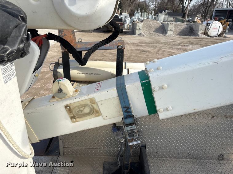 image for item FG2870 2019 RAM 5500 bucket truck