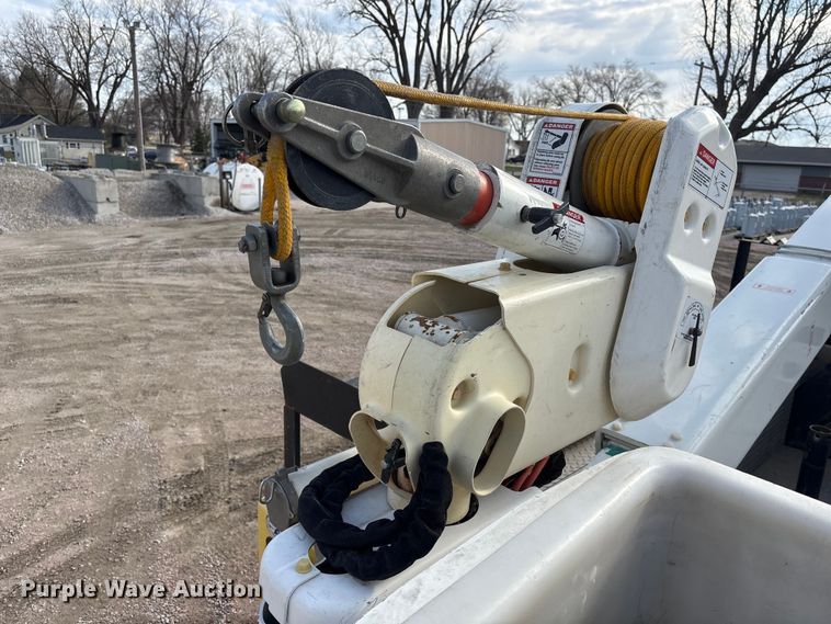 image for item FG2870 2019 RAM 5500 bucket truck