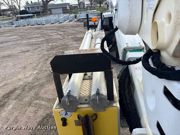 image for item FG2870 2019 RAM 5500 bucket truck