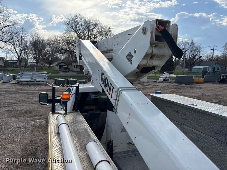 image for item FG2870 2019 RAM 5500 bucket truck