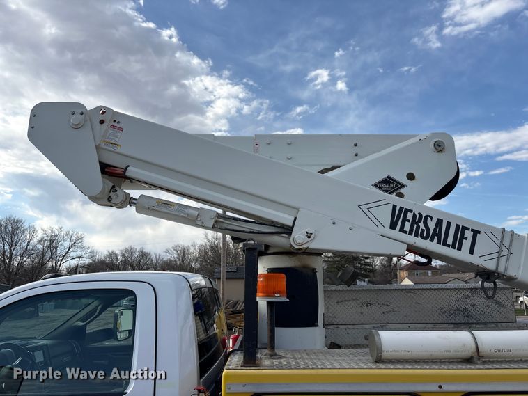image for item FG2870 2019 RAM 5500 bucket truck
