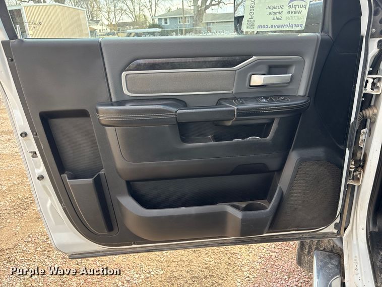 image for item FG2870 2019 RAM 5500 bucket truck