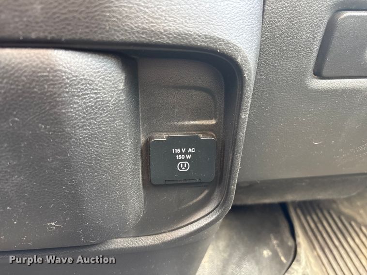 image for item FG2870 2019 RAM 5500 bucket truck