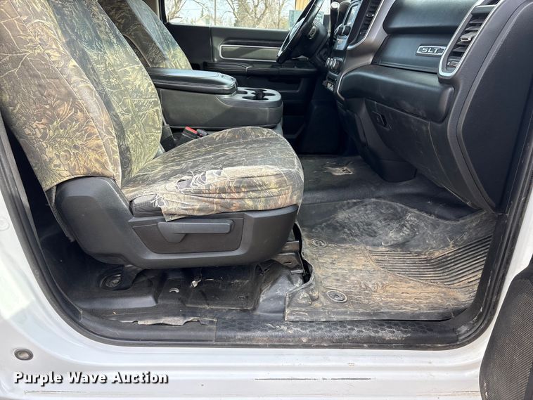 image for item FG2870 2019 RAM 5500 bucket truck