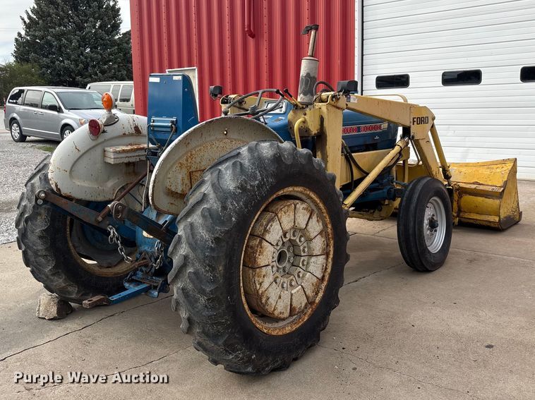 image for item FG2882 1971 Ford 3000 tractor