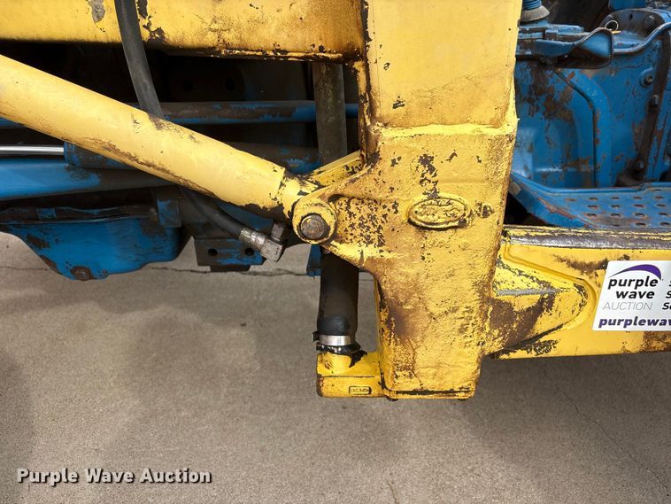 image for item FG2882 1971 Ford 3000 tractor