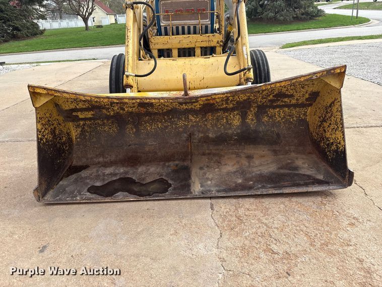 image for item FG2882 1971 Ford 3000 tractor