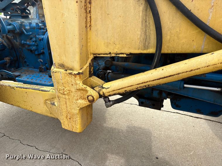 image for item FG2882 1971 Ford 3000 tractor