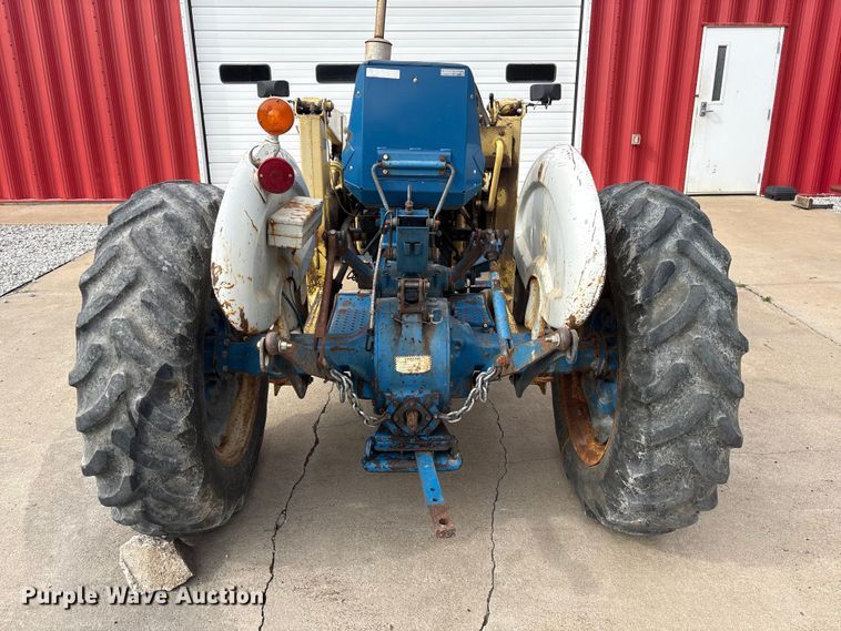 image for item FG2882 1971 Ford 3000 tractor