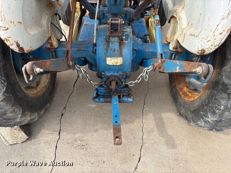 image for item FG2882 1971 Ford 3000 tractor