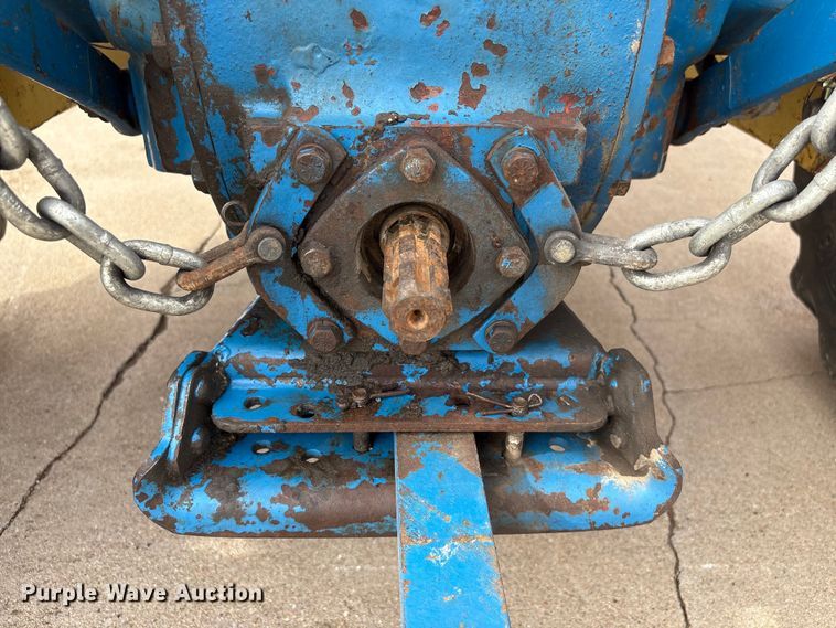 image for item FG2882 1971 Ford 3000 tractor