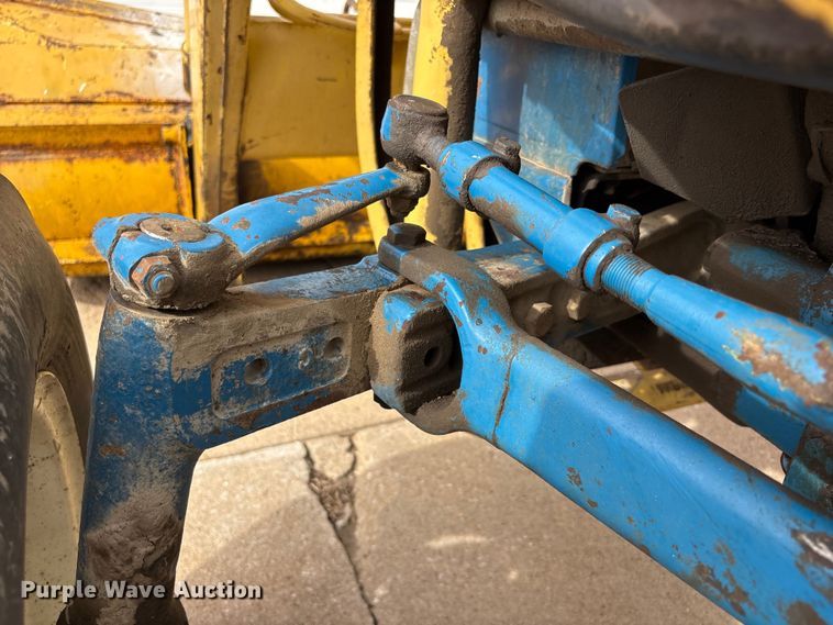 image for item FG2882 1971 Ford 3000 tractor