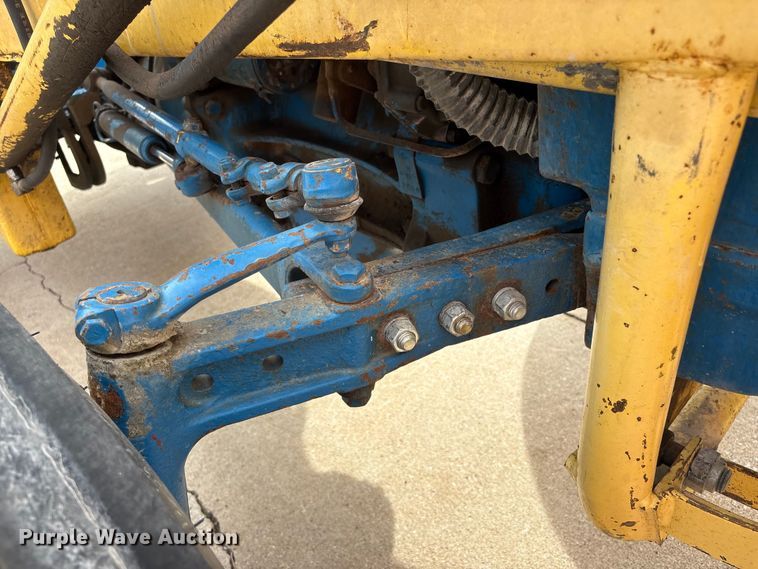 image for item FG2882 1971 Ford 3000 tractor
