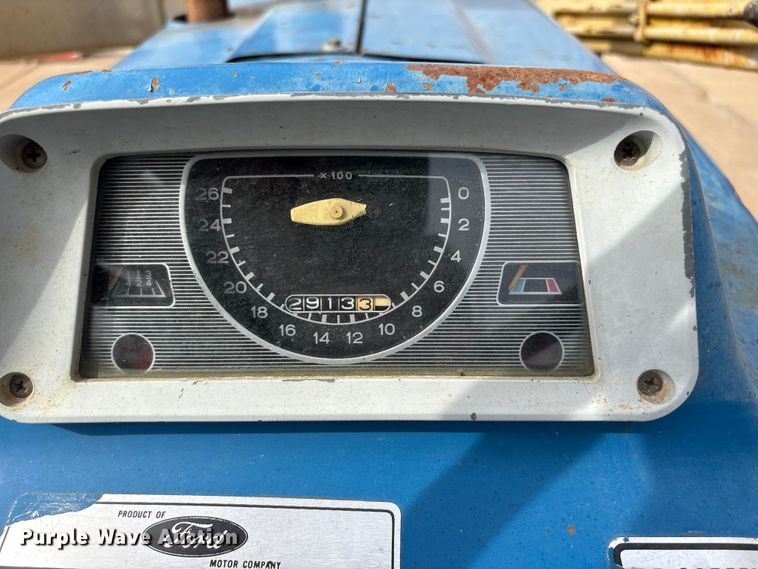image for item FG2882 1971 Ford 3000 tractor