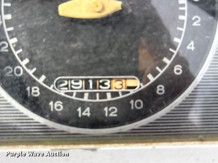 image for item FG2882 1971 Ford 3000 tractor