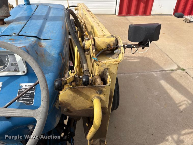 image for item FG2882 1971 Ford 3000 tractor
