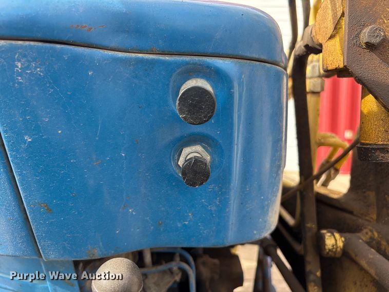 image for item FG2882 1971 Ford 3000 tractor