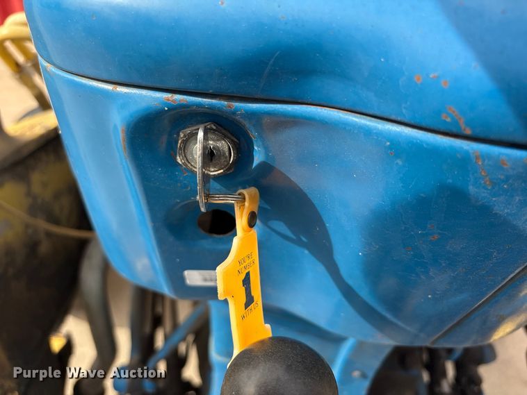 image for item FG2882 1971 Ford 3000 tractor