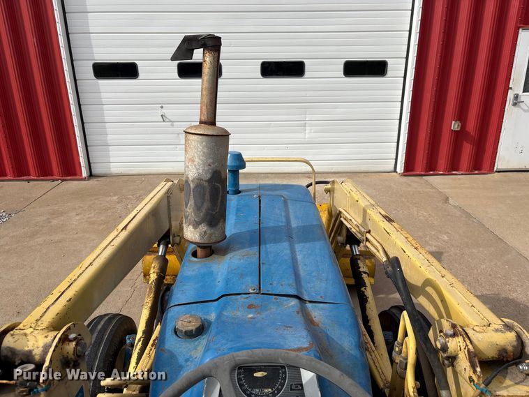 image for item FG2882 1971 Ford 3000 tractor