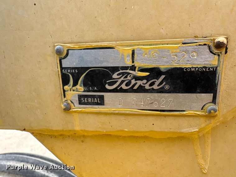 image for item FG2882 1971 Ford 3000 tractor