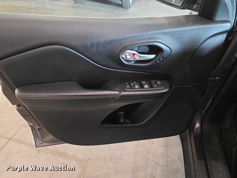 image for item FI0625 2014 Jeep  Cherokee Limited SUV