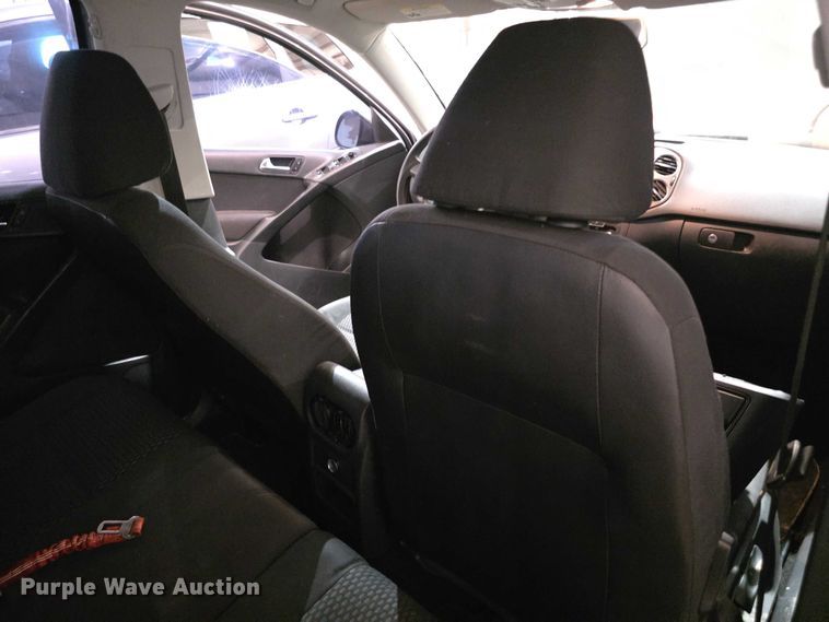 image for item FI0633 2011 Volkswagen Tiguan SUV