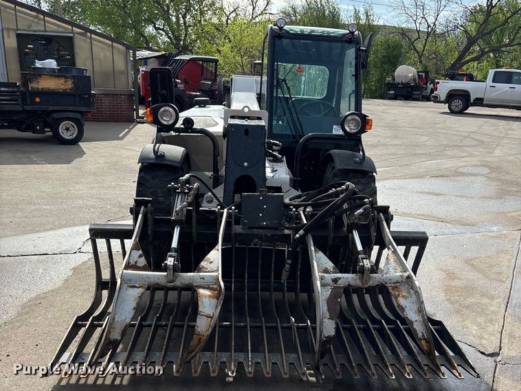 image for item FI0879 2016 Bobcat V417 telehandler