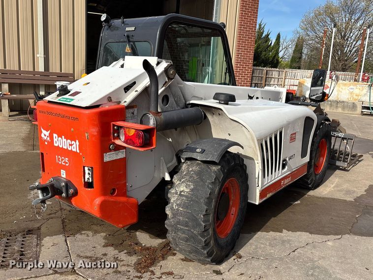 image for item FI0879 2016 Bobcat V417 telehandler