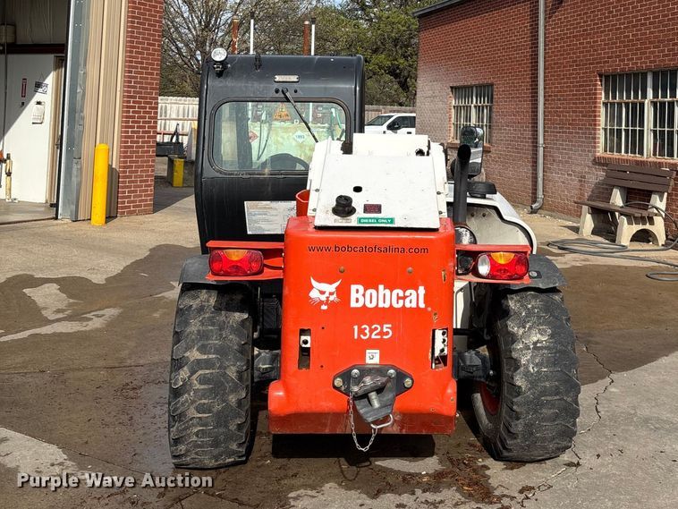 image for item FI0879 2016 Bobcat V417 telehandler
