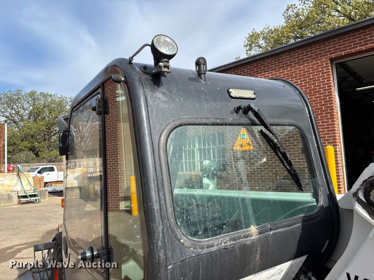 image for item FI0879 2016 Bobcat V417 telehandler