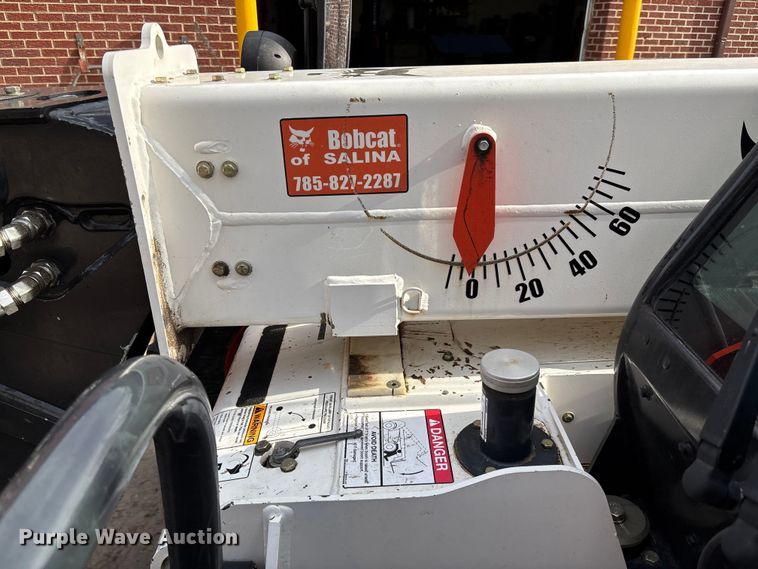 image for item FI0879 2016 Bobcat V417 telehandler