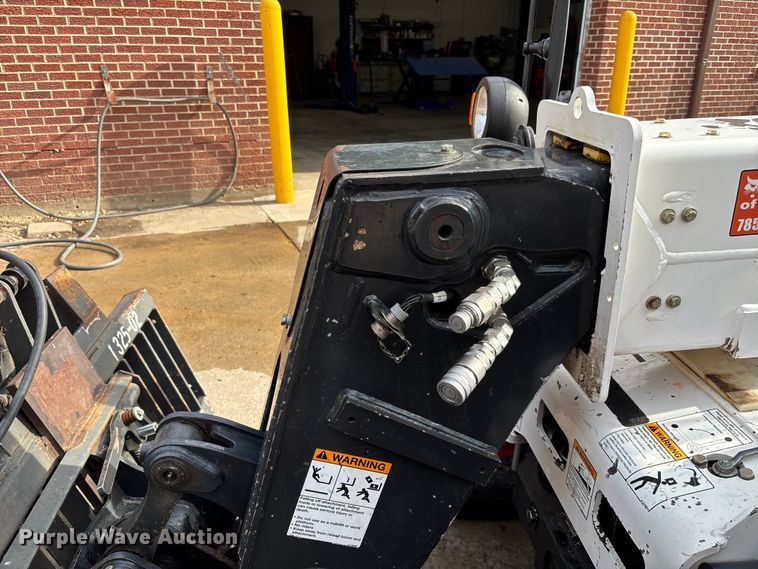 image for item FI0879 2016 Bobcat V417 telehandler