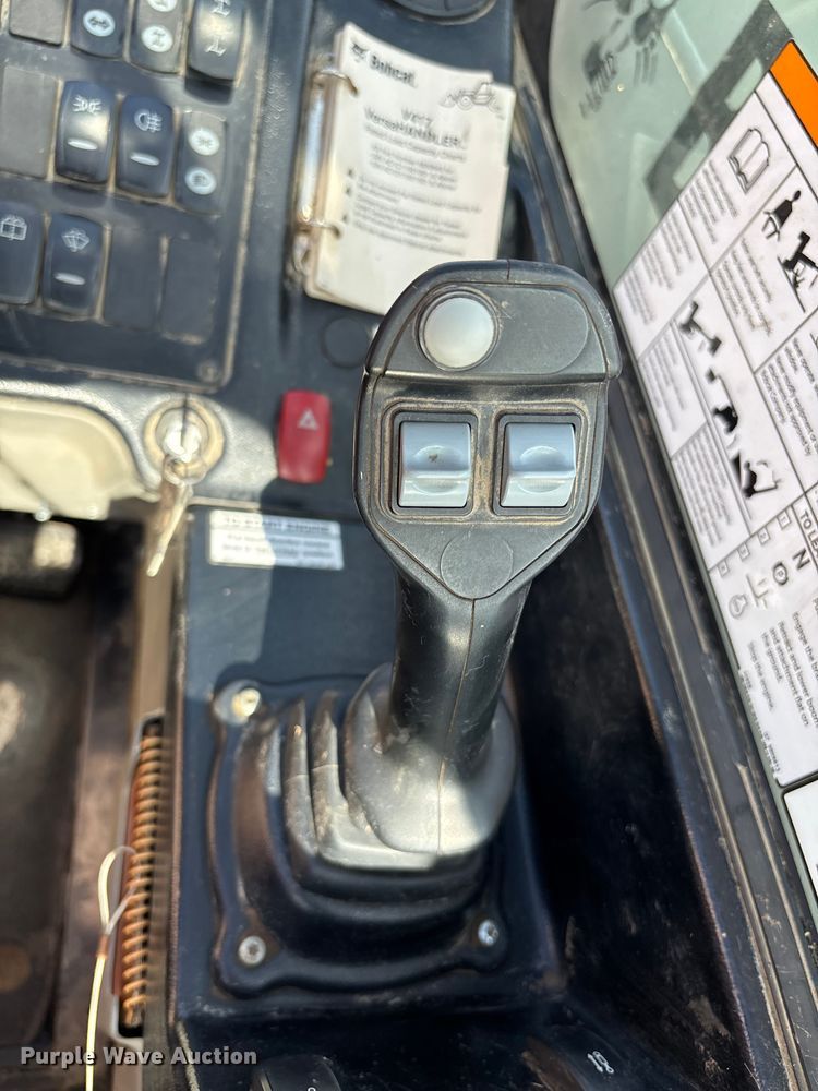 image for item FI0879 2016 Bobcat V417 telehandler