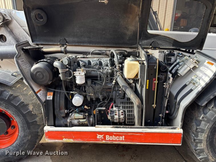 image for item FI0879 2016 Bobcat V417 telehandler