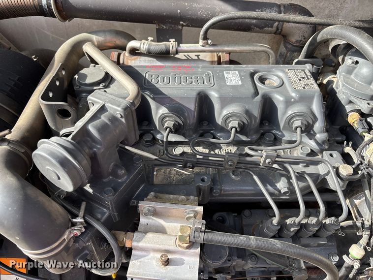 image for item FI0879 2016 Bobcat V417 telehandler